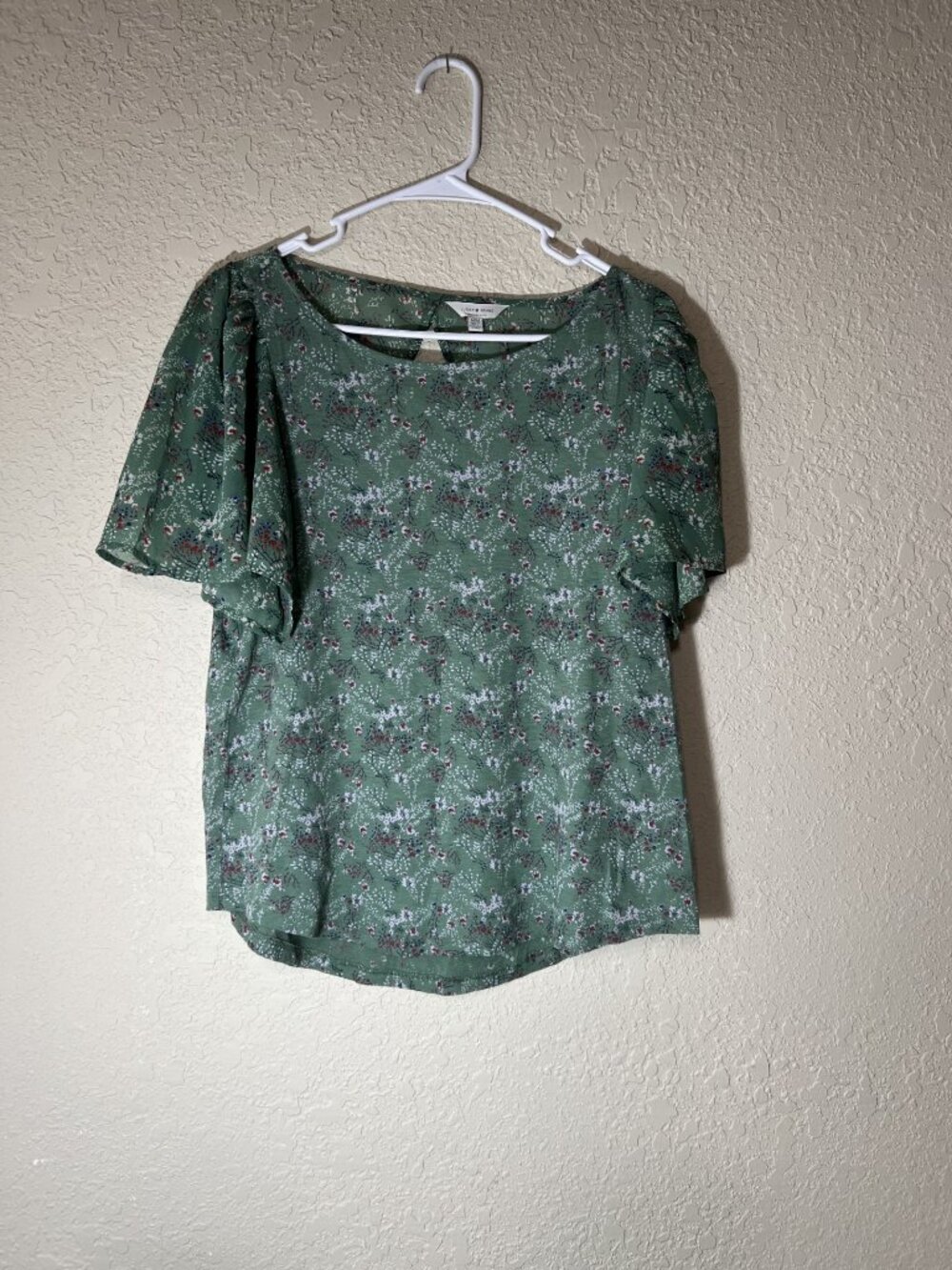 Lucky Brand Size M Sage Floral puff short sleeve blouse EUC (#2136)
